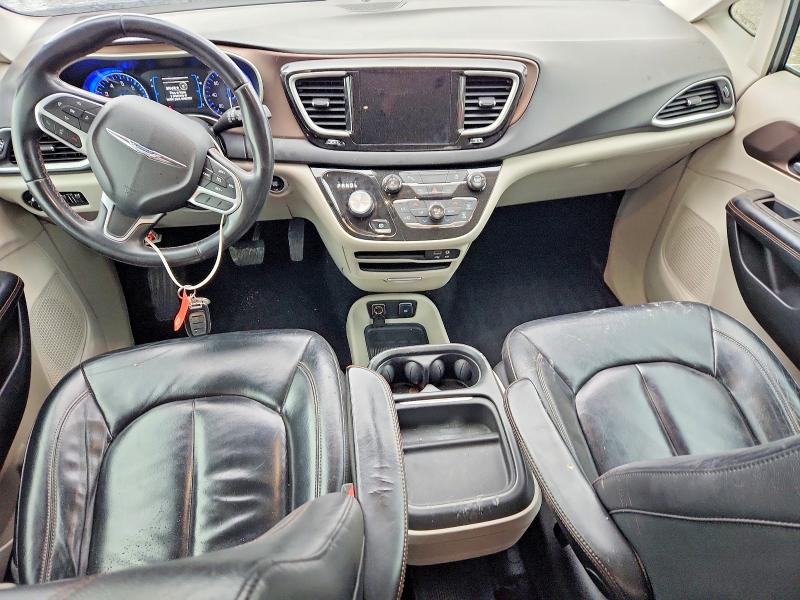 Photo 8 from auction – 2017 CHRYSLER PACIFICA with VIN 2C4RC1BG4HR544176