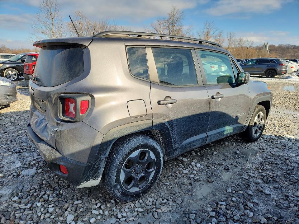 Photo 3 from auction – 2017 JEEP RENEGADE S with VIN ZACCJAAB6HPF77041