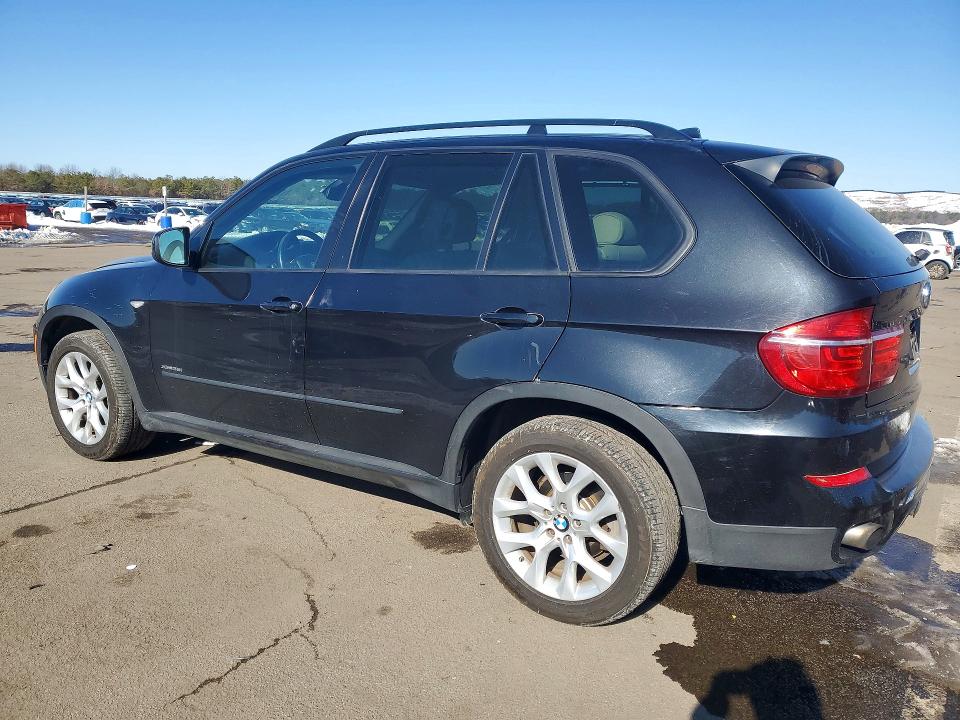 Photo 2 from auction – 2011 BMW X5 with VIN 5UXZV4C55BL738030