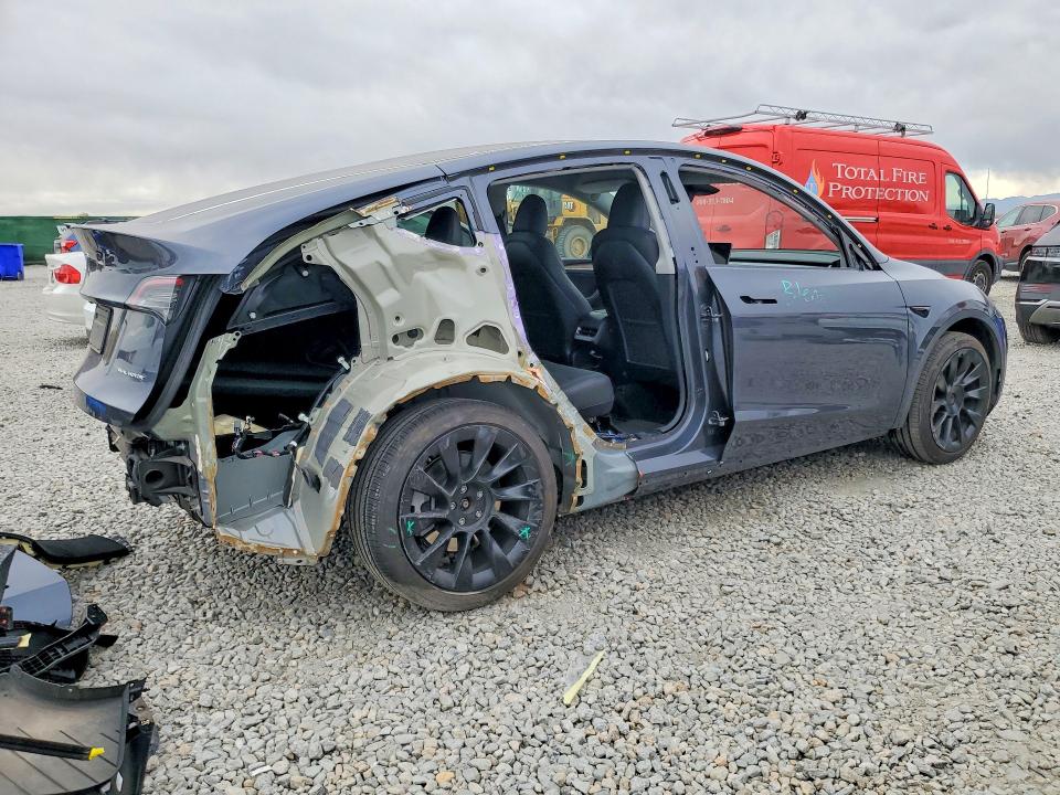 Photo 3 from auction – 2023 TESLA MODEL Y with VIN 7SAYGDEE5PA204735