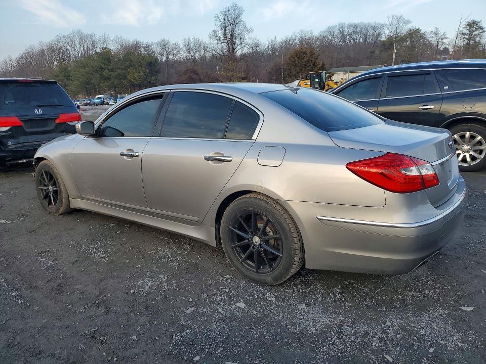 Photo 2 from auction – 2013 HYUNDAI GENESIS 3. with VIN KMHGC4DD4DU219452