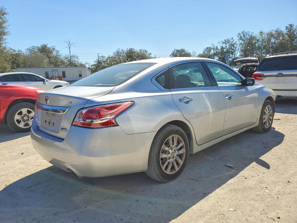 Photo 3 from auction – 2013 NISSAN ALTIMA with VIN 1N4AL3AP7DN446511