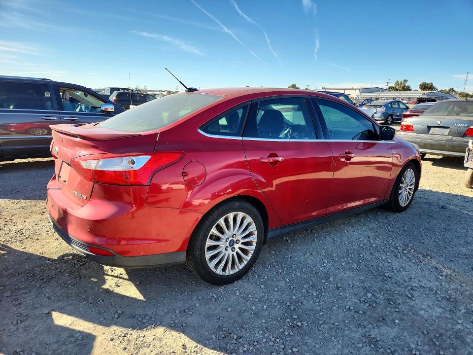 Photo 3 from auction – 2012 FORD FOCUS with VIN 1FAHP3J29CL423278