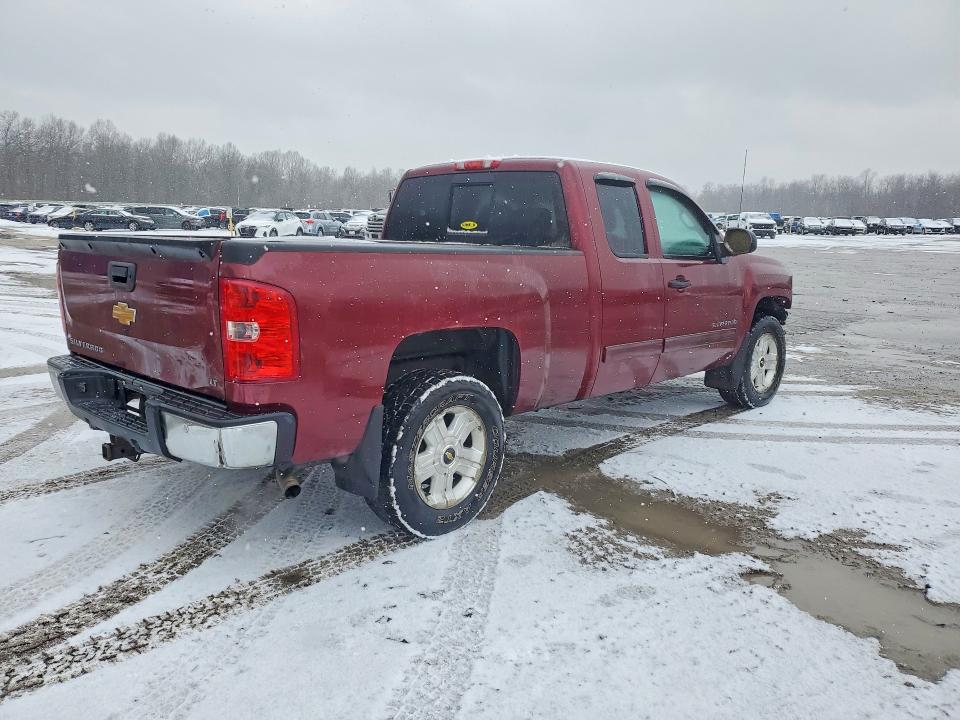 Photo 3 from auction – 2013 CHEVROLET SILVERADO with VIN 1GCRKSE70DZ371731