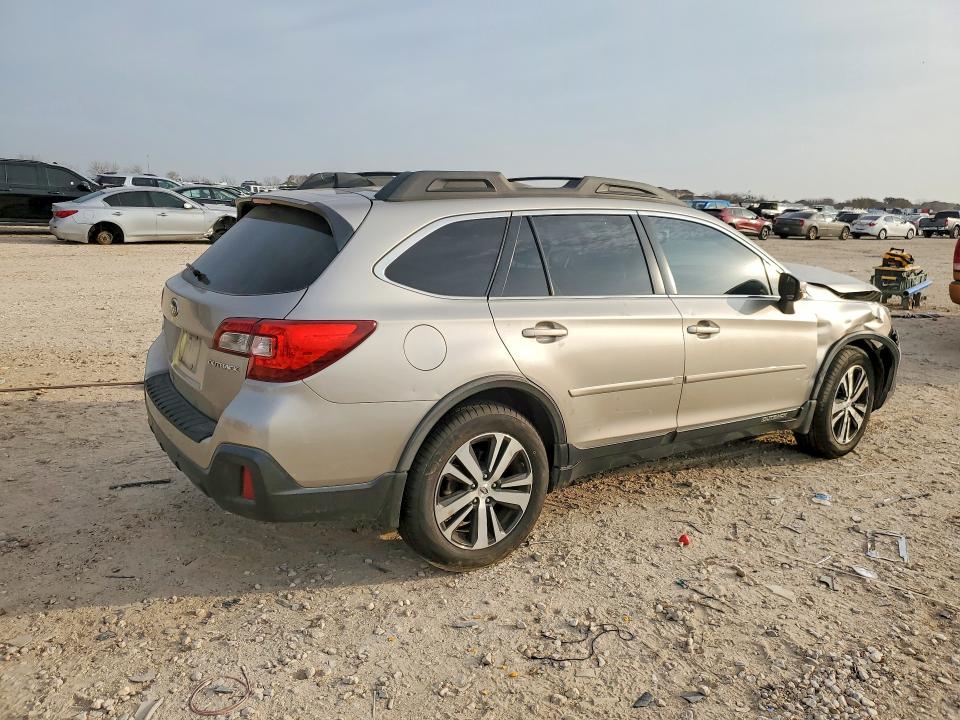 Photo 3 from auction – 2018 SUBARU OUTBACK with VIN 4S4BSANC4J3290606