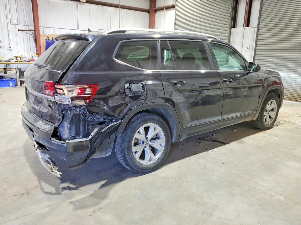 Photo 3 from auction – 2018 VOLKSWAGEN ATLAS with VIN 1V2GR2CA4JC516655
