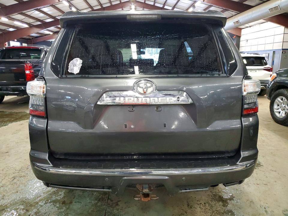 Photo 6 from auction – 2018 TOYOTA 4RUNNER with VIN JTEBU5JR5J5483427