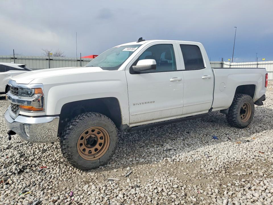 CHEVROLET SILVERADO 2018 with VIN 1GCRCREC1JZ247417 - Photo from auction