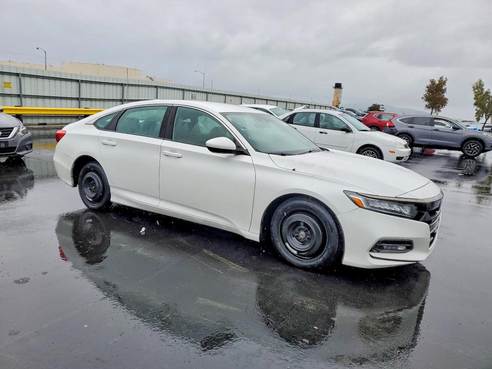 Photo 4 from auction – 2018 HONDA ACCORD with VIN 1HGCV1F37JA095224