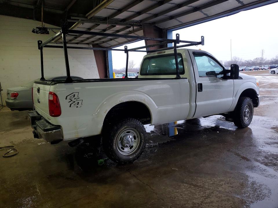 Foto 3 de la subasta – 2015 FORD F350 con VIN 1FTRF3B63FEC95762