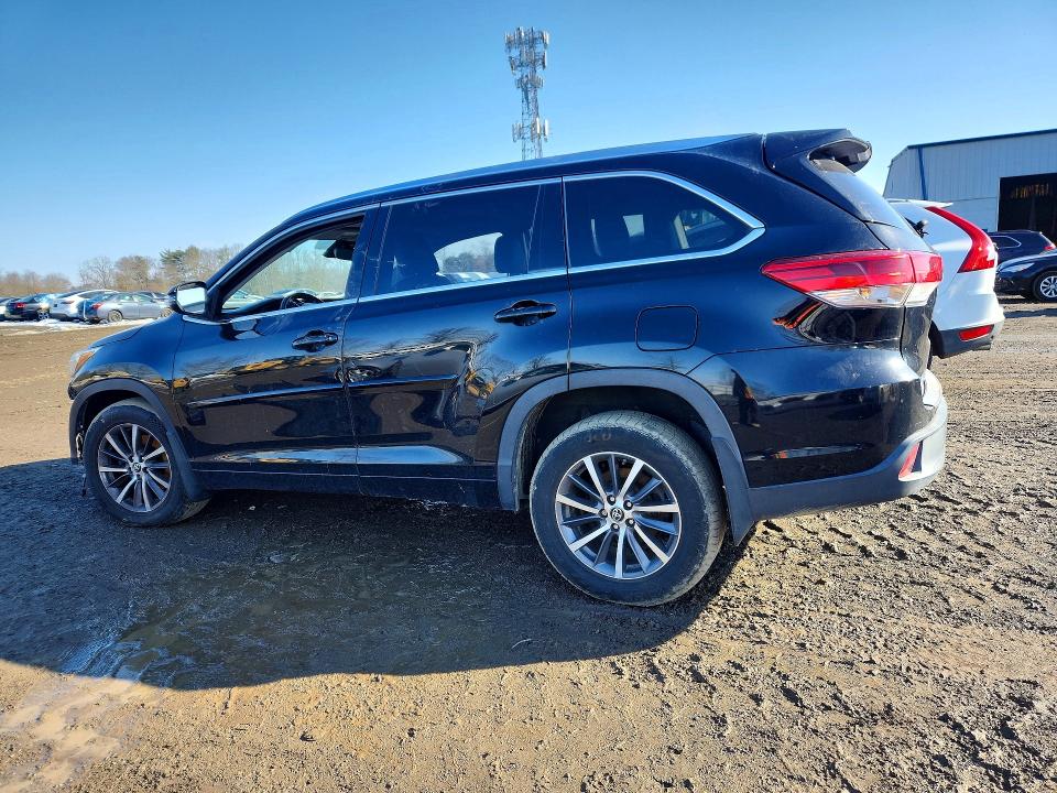 صورة رقم 2 من المزاد - 2018 TOYOTA HIGHLANDER مع VIN 5TDJZRFH1JS554870