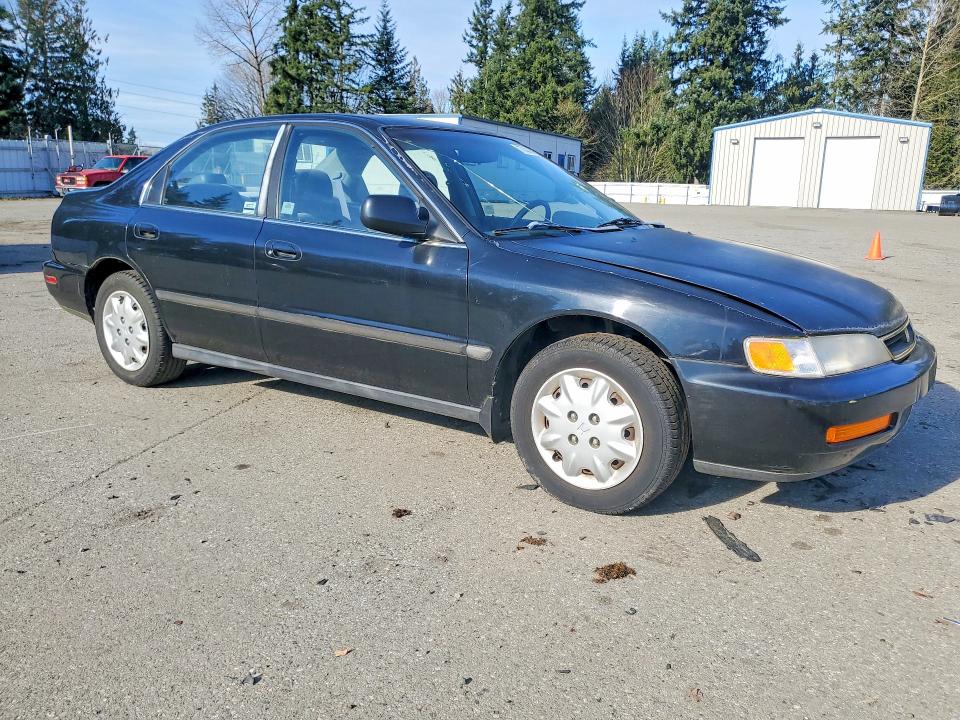 Photo 4 from auction – 1996 HONDA ACCORD LX with VIN 1HGCD5537TA206532