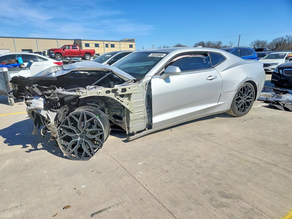 CHEVROLET CAMARO 2018 with VIN 1G1FB1RS4J0137516 - Photo from auction