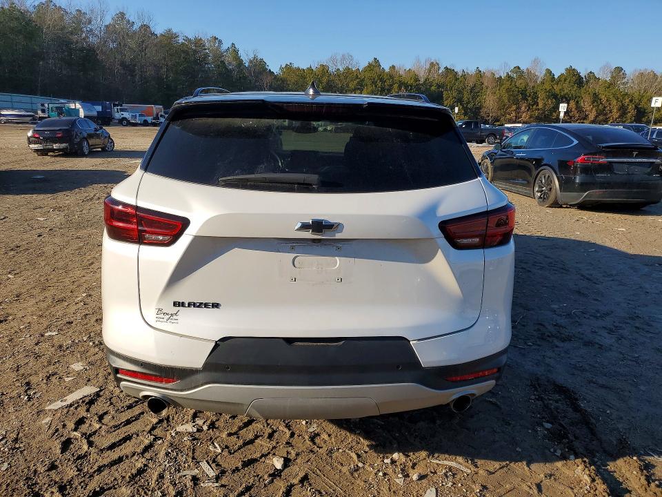 Photo 6 from auction – 2024 CHEVROLET BLAZER with VIN 3GNKBCR42RS285792