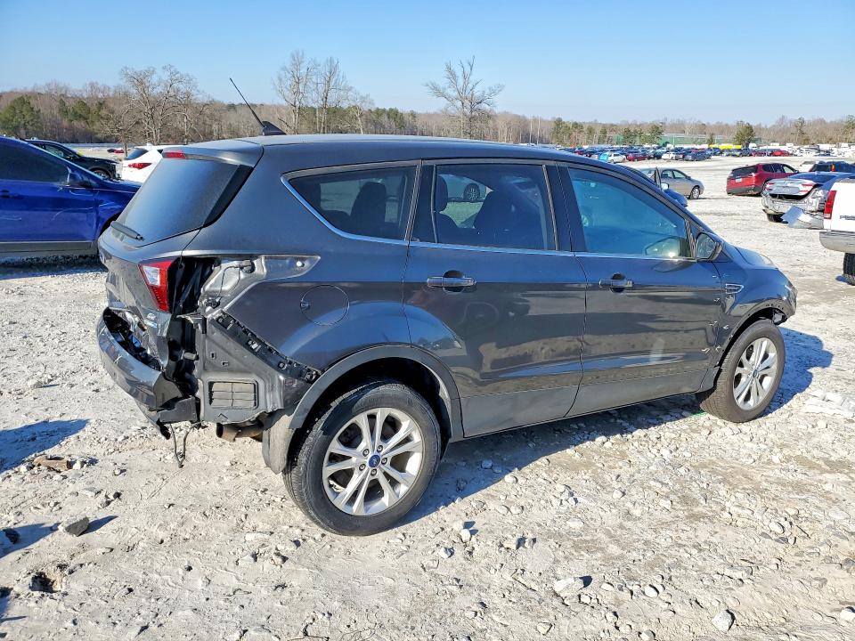 Photo 3 from auction – 2019 FORD ESCAPE SE with VIN 1FMCU9GD0KUA08430