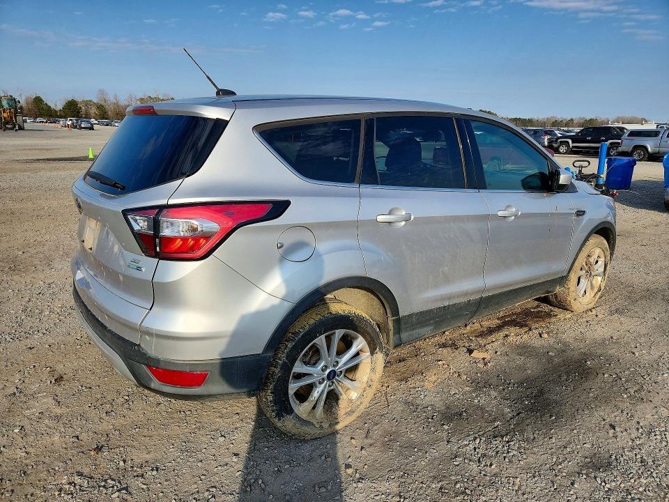Photo 3 from auction – 2017 FORD ESCAPE with VIN 1FMCU9G91HUF01957