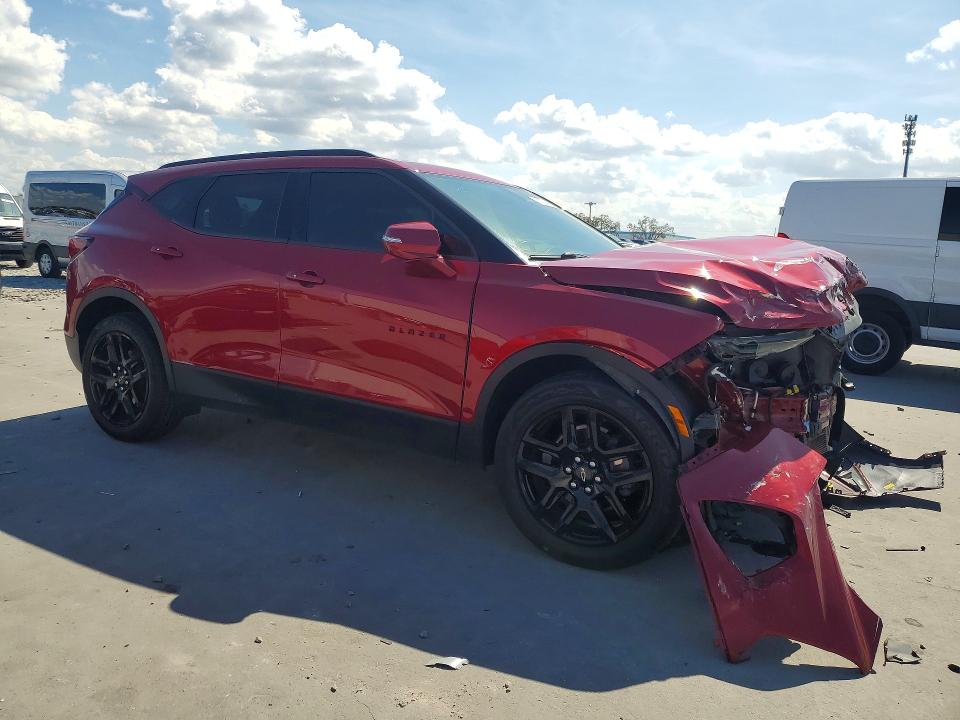 Photo 4 from auction – 2019 CHEVROLET BLAZER with VIN 3GNKBDRS0KS600230