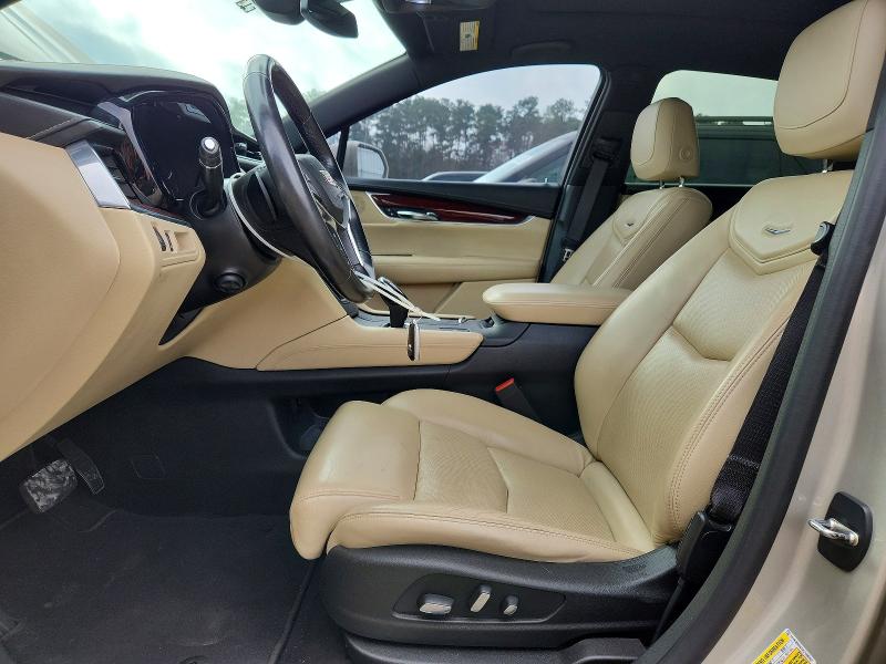 Photo 7 from auction – 2017 CADILLAC XT5 with VIN 1GYKNBRS4HZ108262