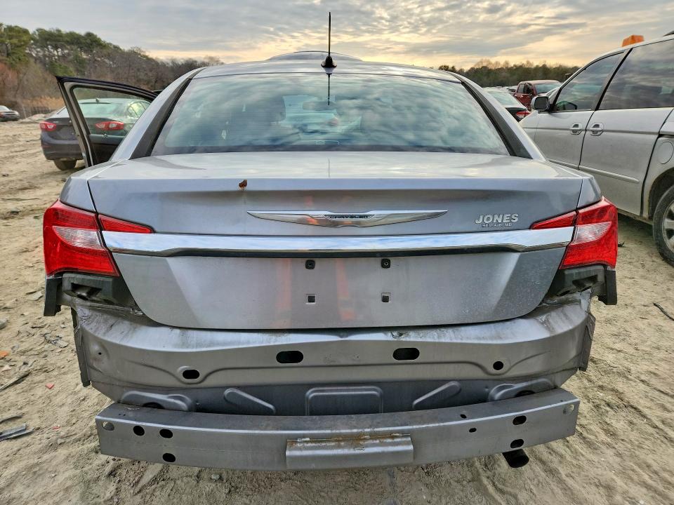 Photo 6 from auction – 2013 CHRYSLER 200 with VIN 1C3CCBBB6DN514057