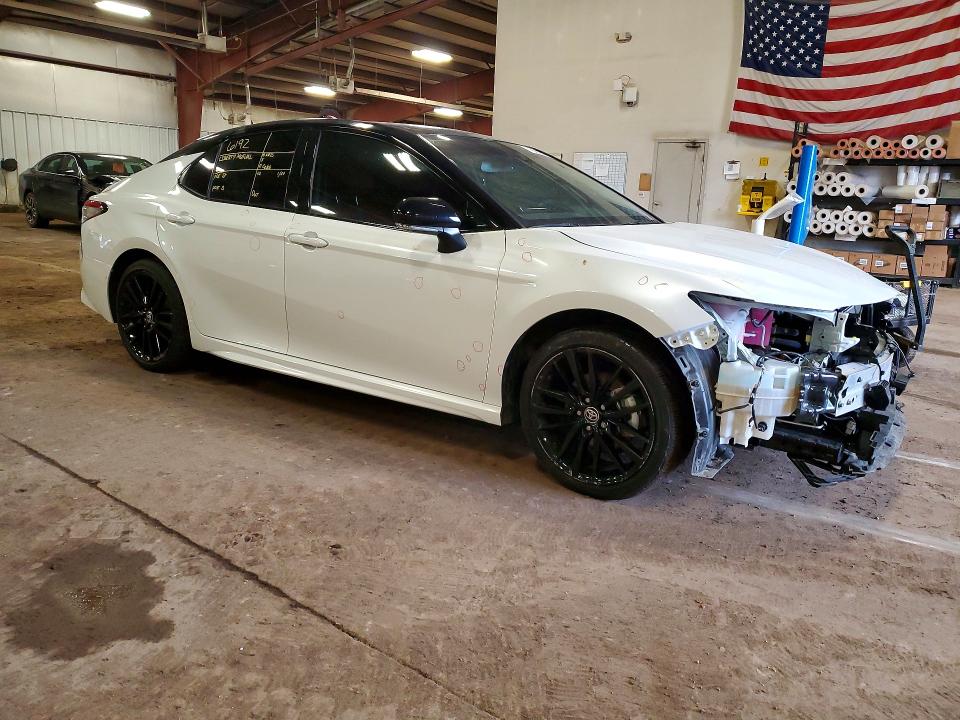 Photo 4 from auction – 2024 TOYOTA CAMRY with VIN 4T1K31AK4RU064209