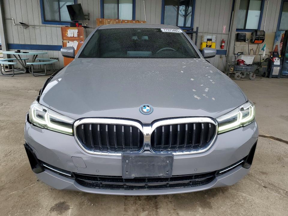 Photo 5 from auction – 2022 BMW 530E with VIN WBA13AG01NCJ96735