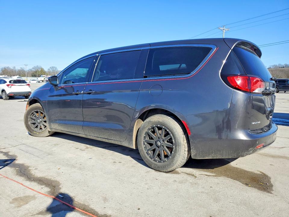 Photo 2 from auction – 2018 CHRYSLER PACIFICA with VIN 2C4RC1CG3JR101280