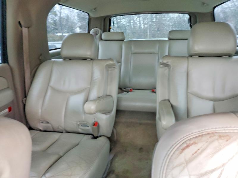 Photo 10 from auction – 2003 CHEVROLET SUBURBAN with VIN 3GNFK16Z03G298038