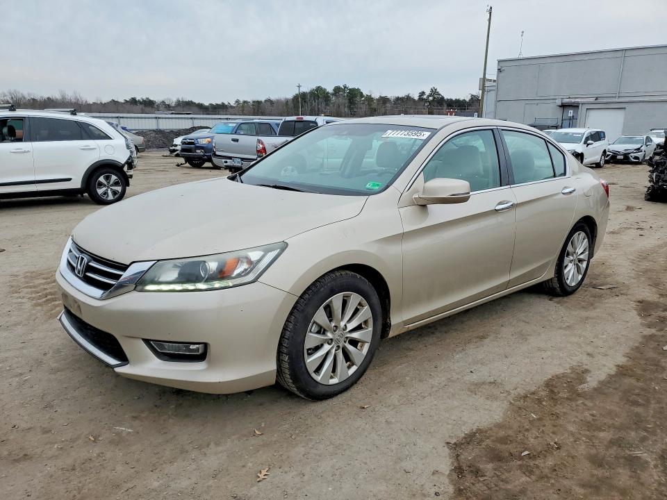 HONDA ACCORD 2013 with VIN 1HGCR3F88DA013131 - Photo from auction