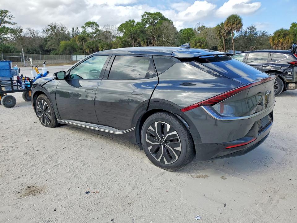 Photo 2 from auction – 2022 KIA EV6 with VIN KNDC34LA8N5048629
