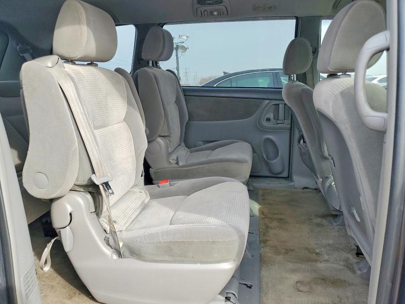 Photo 11 from auction – 2006 TOYOTA SIENNA with VIN 5TDZA23C86S563633