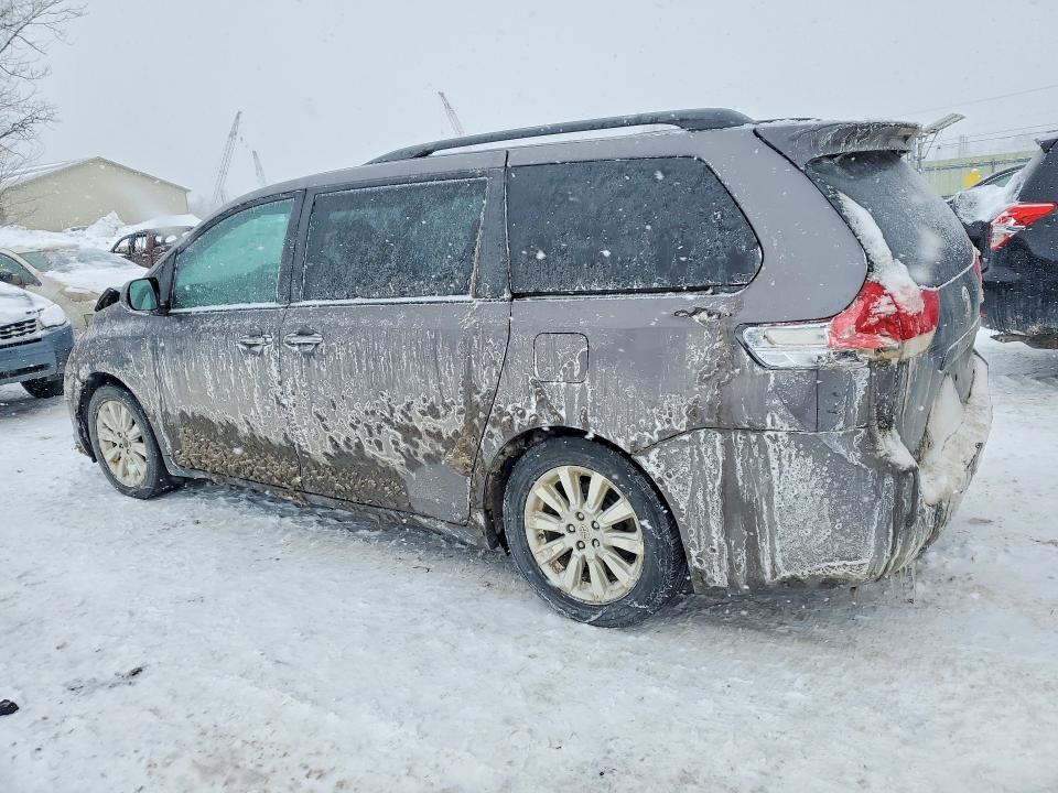 Photo 2 from auction – 2011 TOYOTA SIENNA with VIN 5TDDK3DC9BS002007