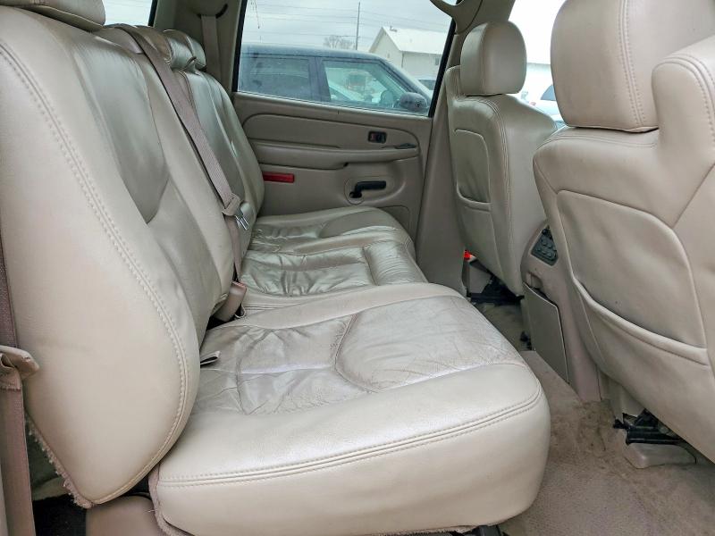 Photo 11 from auction – 2005 CHEVROLET SUBURBAN with VIN 3GNFK16Z75G252368