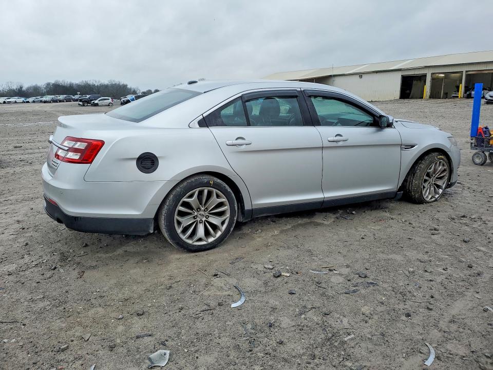 Photo 3 from auction – 2018 FORD TAURUS with VIN 1FAHP2F88JG118013