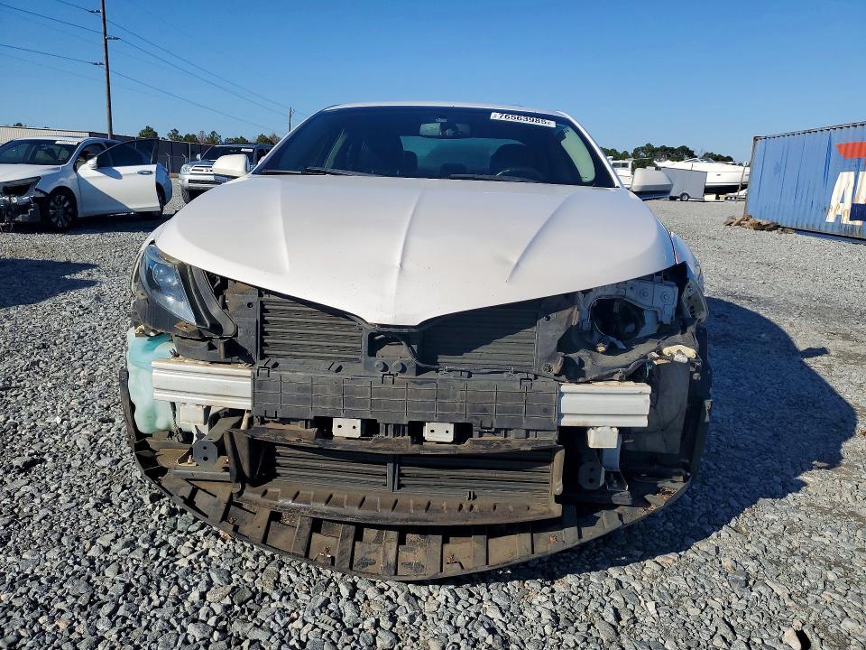 Photo 5 from auction – 2014 LINCOLN MKZ with VIN 3LN6L2GK9ER823422