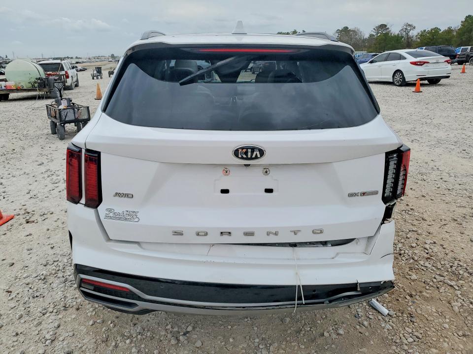 Photo 6 from auction – 2021 KIA SORENTO EX with VIN 5XYRHDLF3MG060913