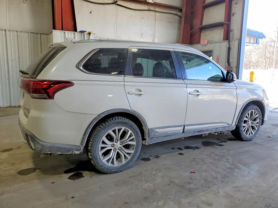 Photo 3 from auction – 2017 MITSUBISHI OUTLANDER with VIN JA4AZ3A39HZ062647