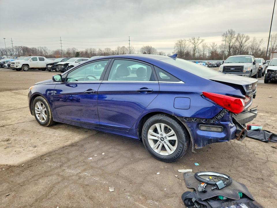 Photo 2 from auction – 2011 HYUNDAI SONATA with VIN 5NPEB4AC6BH105244