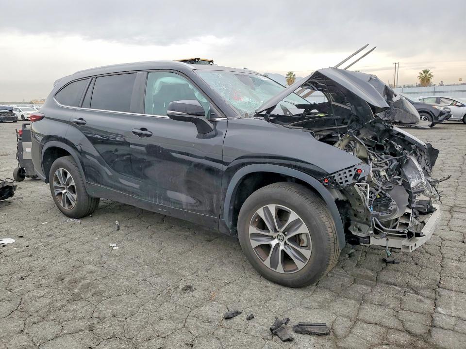 Photo 4 from auction – 2024 TOYOTA HIGHLANDER with VIN 5TDKDRAH6RS535608