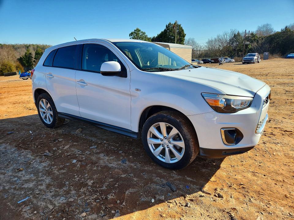 Photo 4 from auction – 2015 MITSUBISHI OUTLANDER with VIN 4A4AR3AU2FE018596