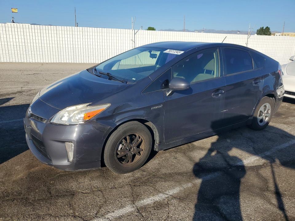 TOYOTA PRIUS 2015 con VIN JTDKN3DU2F0467437 - Foto de la subasta