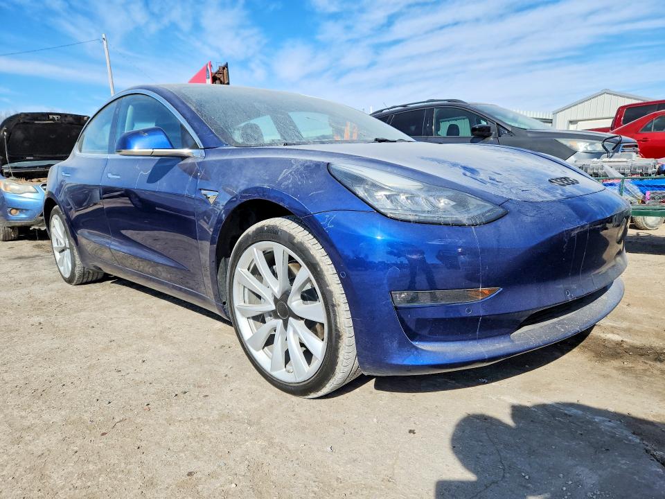 Photo 4 from auction – 2018 TESLA MODEL 3 with VIN 5YJ3E1EA6JF018253