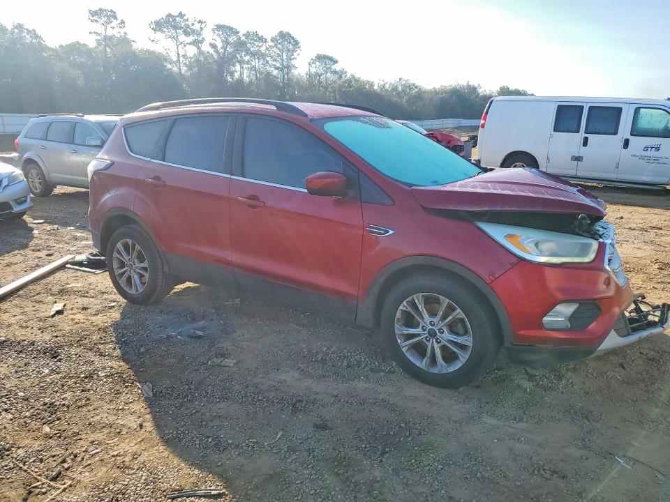 Photo 4 from auction – 2017 FORD ESCAPE with VIN 1FMCU0GD5HUC43698