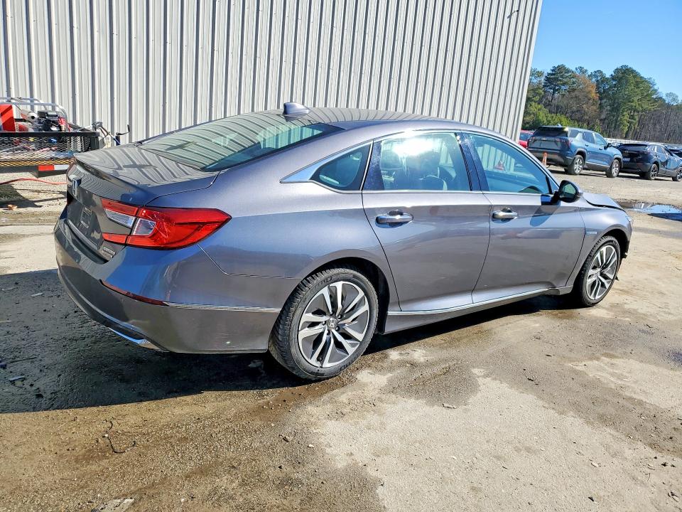 Photo 3 from auction – 2018 HONDA ACCORD with VIN 1HGCV3F99JA004423