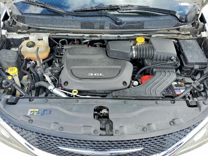 Photo 12 from auction – 2017 CHRYSLER PACIFICA with VIN 2C4RC1EG0HR530951