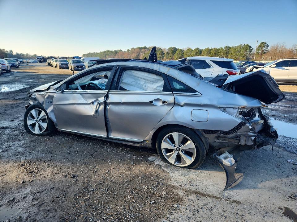 Photo 2 from auction – 2012 HYUNDAI SONATA with VIN KMHEC4A47CA056551