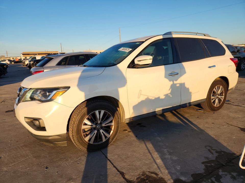 NISSAN PATHFINDER 2017 con VIN 5N1DR2MN7HC614865 - Foto de la subasta