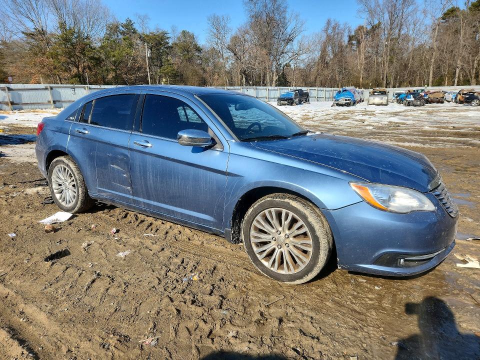 Photo 4 from auction – 2011 CHRYSLER 200 LIMITE with VIN 1C3BC2FB5BN575998