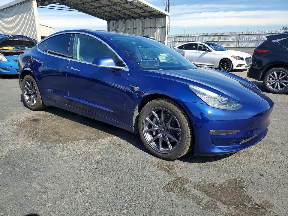 Photo 4 from auction – 2018 TESLA MODEL 3 with VIN 5YJ3E1EA8JF160720