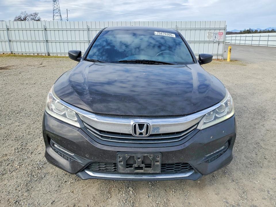 Photo 5 from auction – 2017 HONDA ACCORD with VIN 1HGCR2F55HA168192