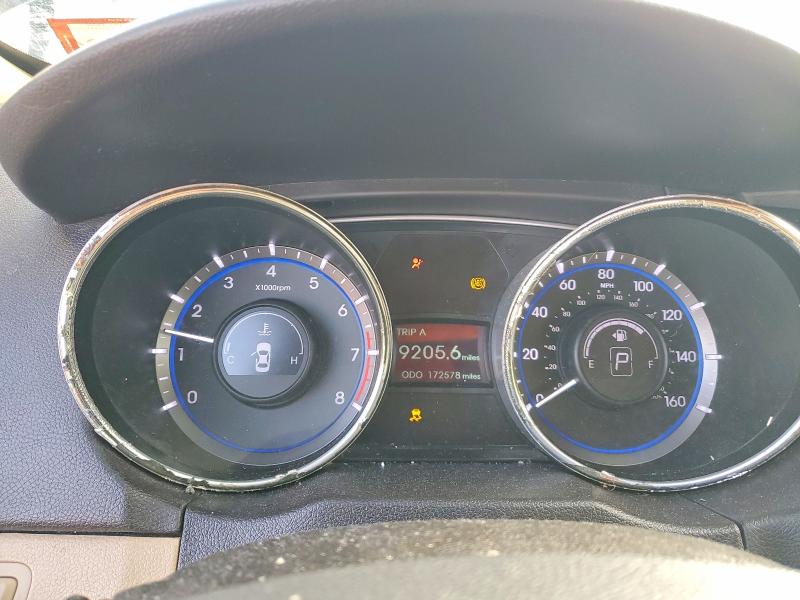 Photo 9 from auction – 2012 HYUNDAI SONATA with VIN 5NPEB4AC7CH313523